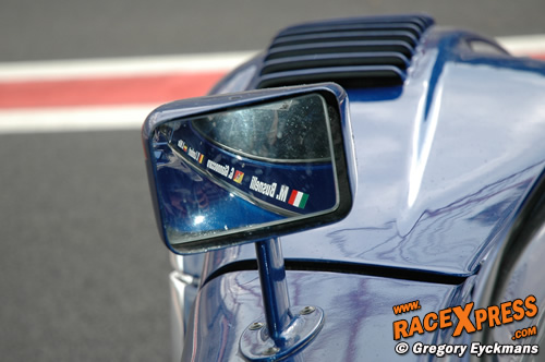De line-up op de Maserati MC12 #12, in spiegelschrift...